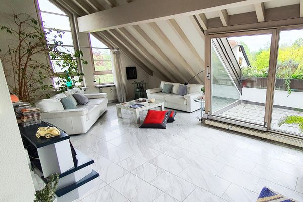 Tolle Lage: Hochwertige 3,5-Zimmer-DG-Galeriewohnung mit 2 Balkonen, 2 Bädern, TG und guter Rendite