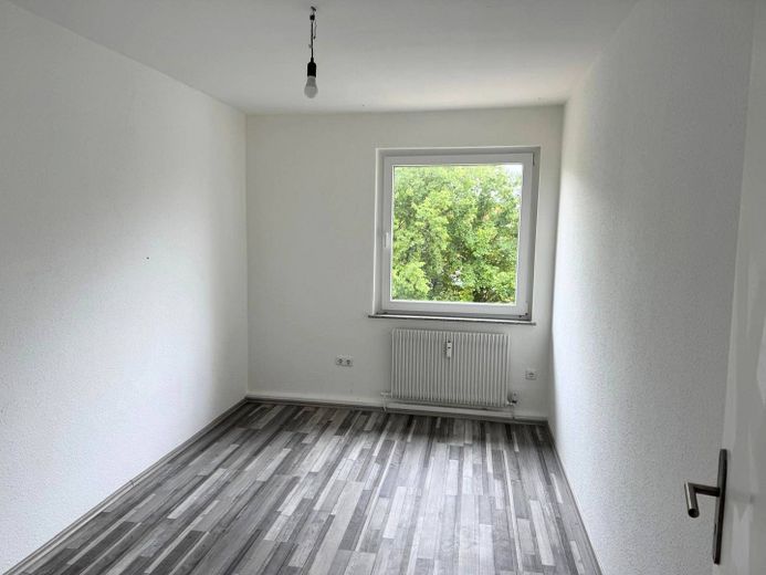 BALKON und Wannenbad: Moderne 3-Zimmer-Wohnung in naturnaher Wohnlage – Schlafzimmer III