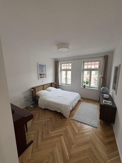 Apartamento de 3 habitaciones recién reformado, con cocina equipada de lujo y amplio balcón, en alquiler – Foto 6