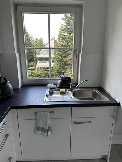 Möblierte hochwertige 1-Zimmer-Wohnung mit moderner Ausstattung in ruhiger Lage, Hamburg-Farmsen – Küche