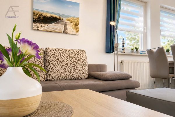 Dachgeschosswohnung für Firmen &amp; Berufspendler als Haupt- oder Zweitwohnsitz. Auch als Büro nutzbar