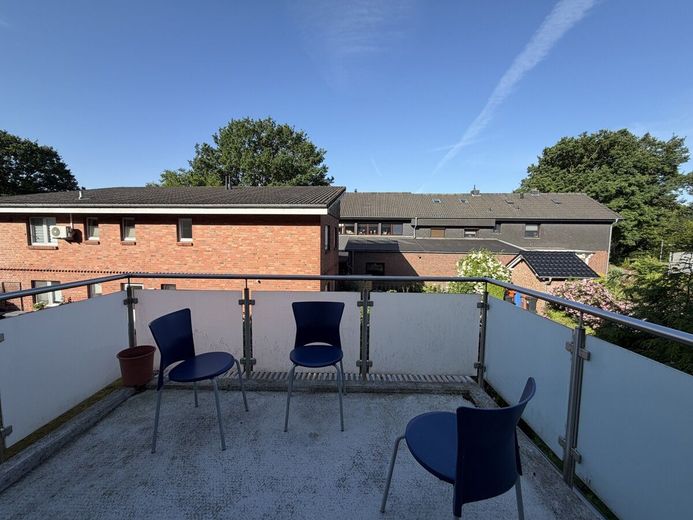 *Zentral gelegene 2 Zimmer Wohnung für Singles oder Pärchen per sofort zu vermieten !!!* – Balkon