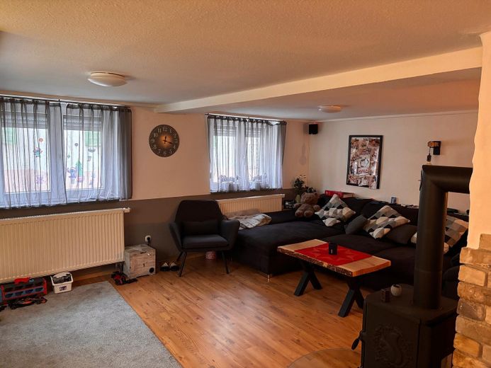 Einfamilienhaus mit 5 Zimmern in Flörsheim am Main – Wohnzimmer