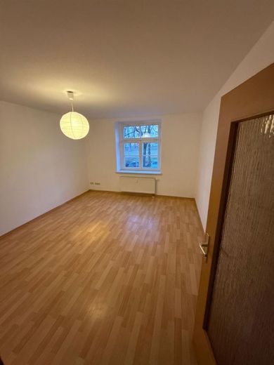 WG-taugliche 3-Zimmer mit Einbauküche, Laminat, Balkon und Wanne in ruhiger Lage! – PHOTO-2026-03-04-09-01-11_17