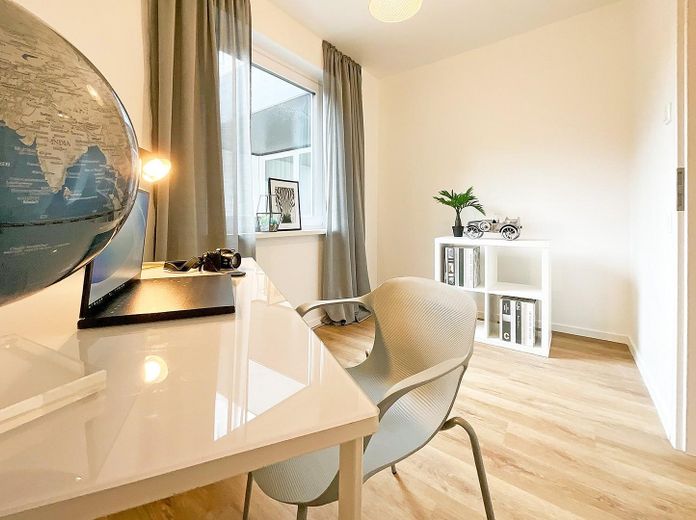 Heller Bungalow mit Südterrasse – Komfortables Wohnen auf einer Ebene - provisionsfrei – Büro (1/2)