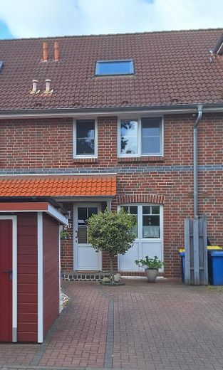 Energieeffizentes Mittelreihenhaus – Haus Vorderseite