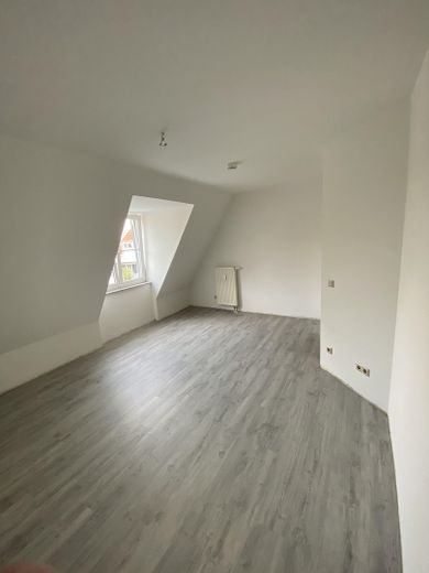 Gallinchen'de Yenilenmiş 2 Odalı Daire – Schlafzimmer 
