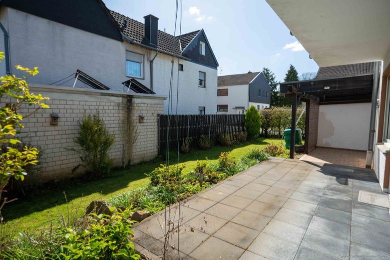Viel Raum für Familie &amp; Ideen - Charmantes Haus mit Garten in Bonn-Niederholtorf – Terrasse/Garten