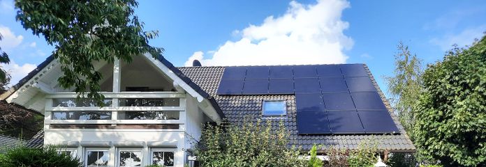 Splendida casa bifamiliare con vista sul lago – Hausansicht