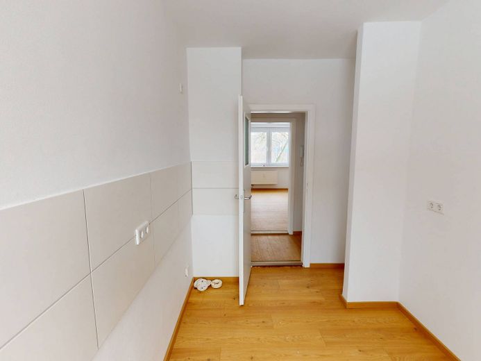 Plenty of Space and Natural Light: Large 3-Room Apartment with Bathtub – Ansicht II: Küche