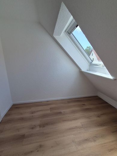 Frisch renovierte 5-Zi.-DG-Wohnung | Balkon | EBK | 85 m² | Schwäbische Alb | provisionsfrei – Gästezimmer/ Büro