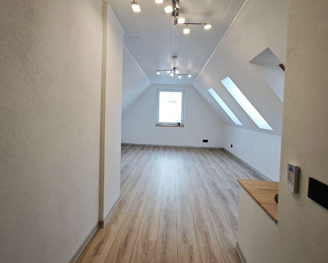 Dom dla 5 rodzin z potencjałem rozbudowy na sprzedaż – Wohnzimmer WE 5