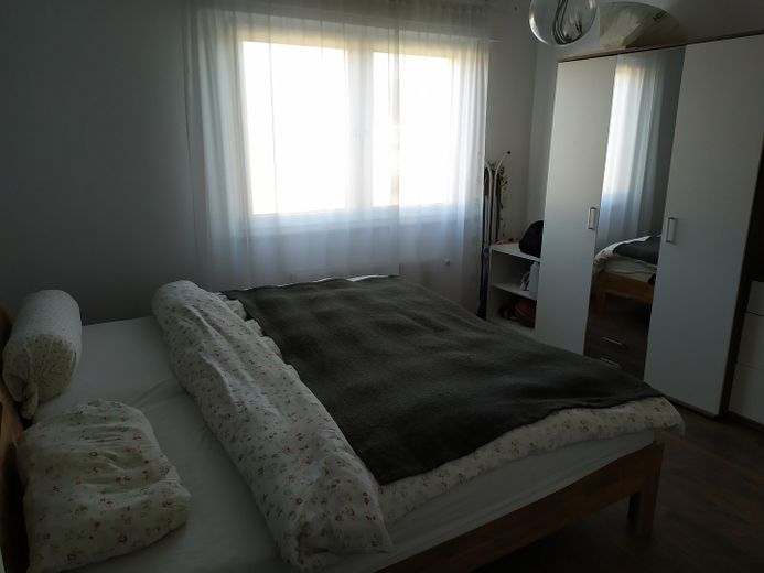 Wynajęte mieszkanie 3-pokojowe w Hasselroth – Schlafzimmer