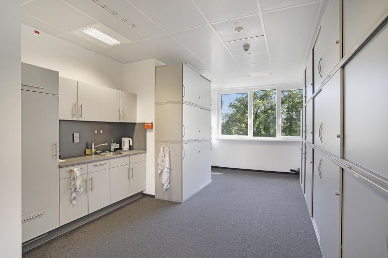 Büroflächen im Haus der Verbände (250 - 600 m²) – Kleine Teeküche