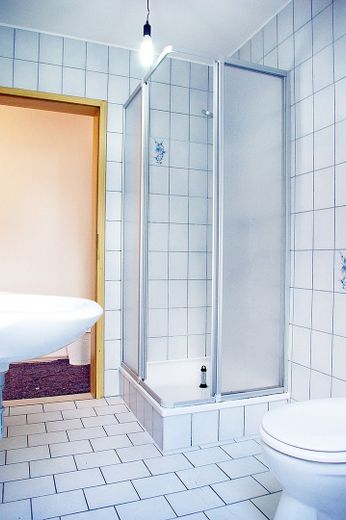 3-room top-floor apartment 100m² south side parking space garden cellar laundry room air conditioning – Foto 8