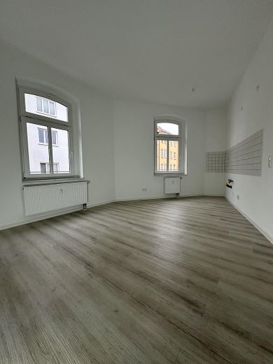 Living or investing in the heart of Erfurt – Vacant apartment in an attractive location – Wohnzimmer