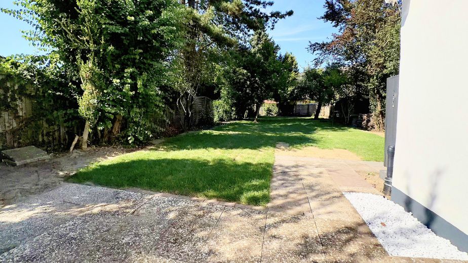 Ahrensburg’deki eviniz: Merkezde, güneşli bahçesiyle – Garten
