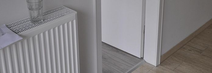 Zugang Büro weiß