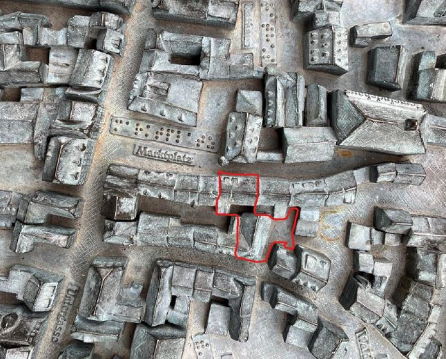 Traumhaftes Wohnen am Marktplatz: kernsanierte 4-Zimmer-Wohnung mit Kaminofen & Gartennutzung – Lage