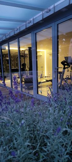 verspiegelte Seite beleuchtet 