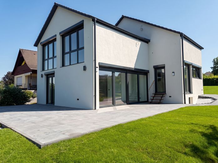 Luxus-EFH kernsaniert 2026 | Klasse A | 1.448 m² Grundstück – Außenansicht