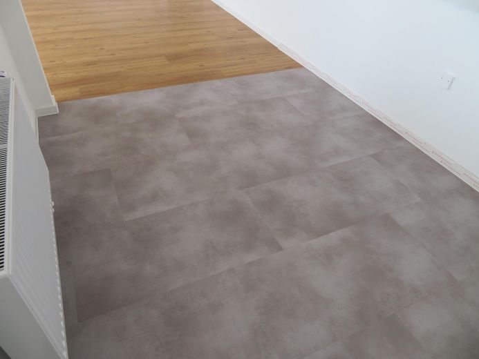 *Erstbezug nach Sanierung* 4 ZKB-Whg. 104 m² mit Terrasse & optionaler EBK – Bodenübergang