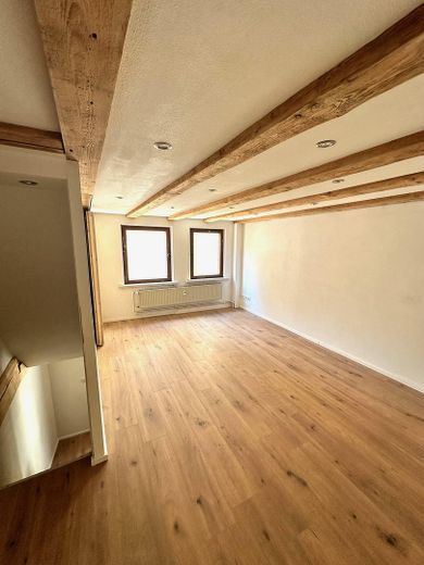 Gerenoveerd maisonnetteappartement met 4 kamers en 110 m² in het centrum van Apolda – Foto 10