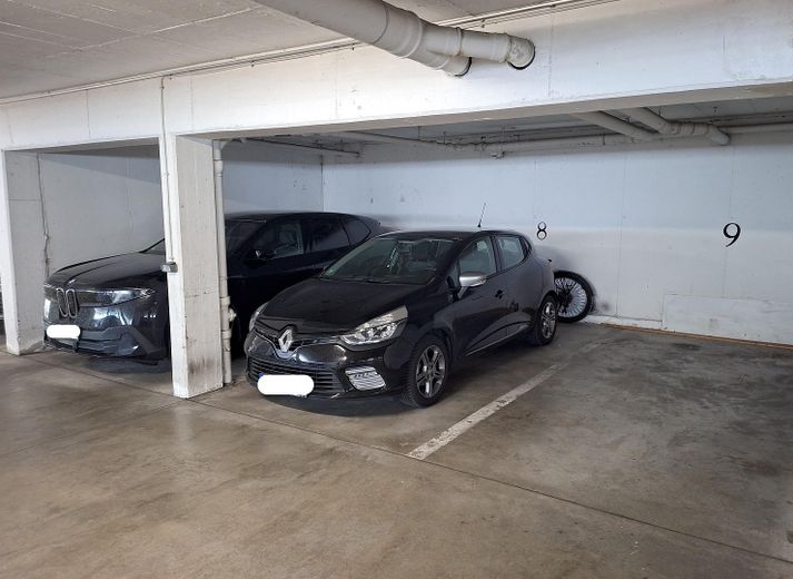 Tiefgaragenstellplatz