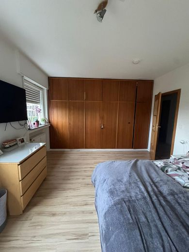 Großes Haus für Wohngemeinschaften, Wohnen & Arbeiten, für Familien, für mehrere Generationen etc. – Schlafzimmer EG