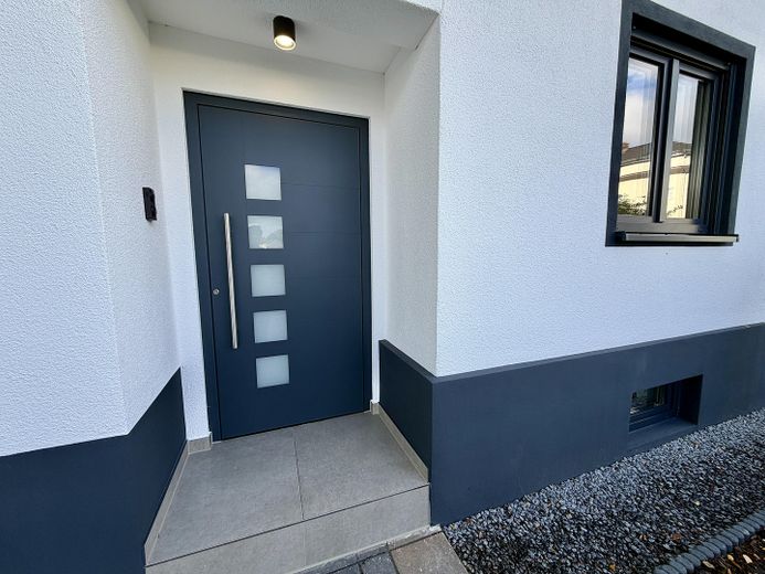 Vorderseite Eingangstür