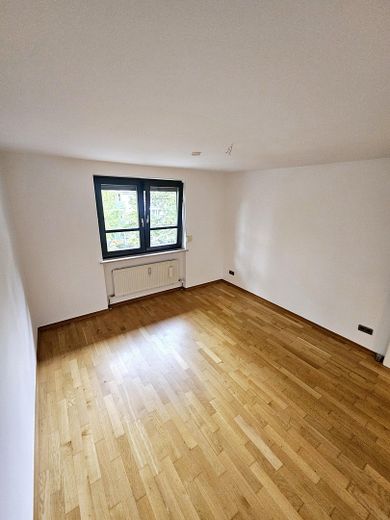 Geschmackvolle 4-Raum-Maisonette-Wohnung mit gehobener Innenausstattung, EBK und großem Balkon – Arbeitszimmer
