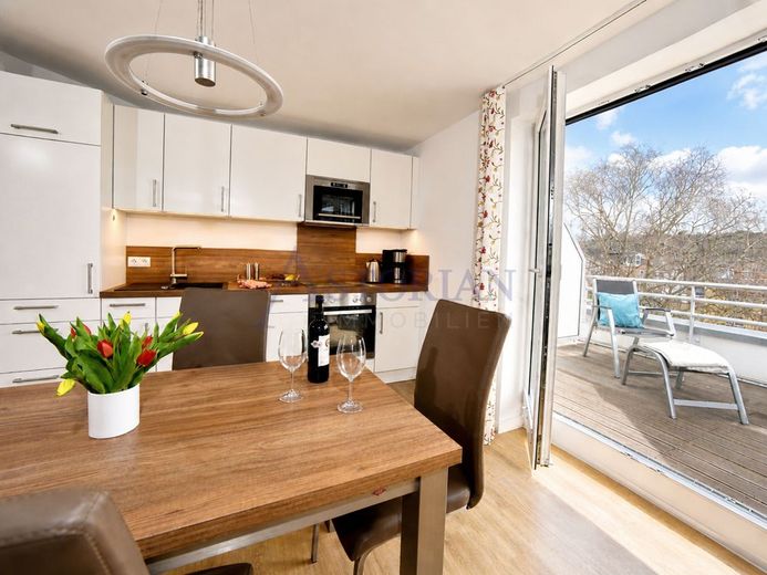 Meerblick-Penthouse mit direktem Strandzugang und separater Gästewohnung – Penthouse "Strandkorb"