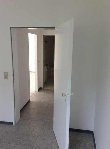 Preisreduzierung Wohnportfolio bei Köln €4,90 Mio. | 5,1 % Bruttorendite | Köln Umland – Leere Wohnung / Beispiel 1