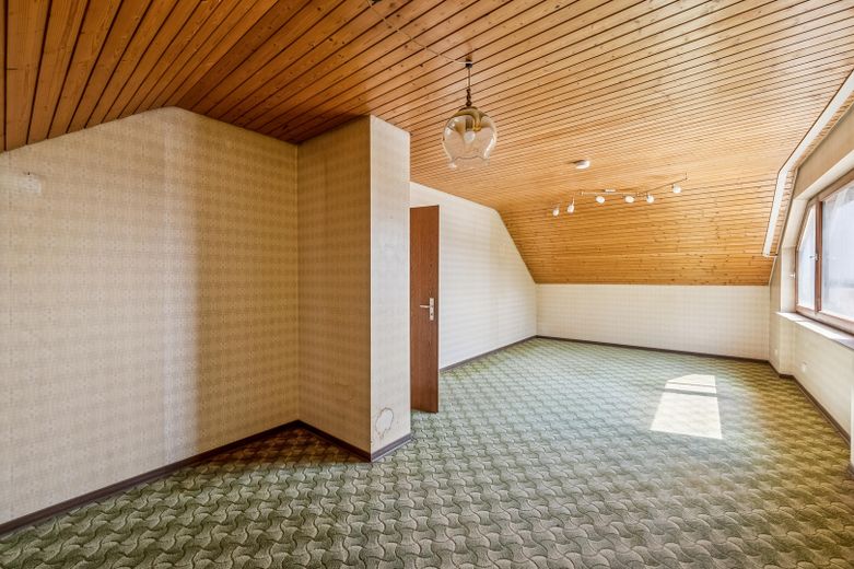Fikirleriniz için bolca alan – LE-Stetten’de bahçeli, geniş bir ikiz ev – Wohn oder Schlafzimmer