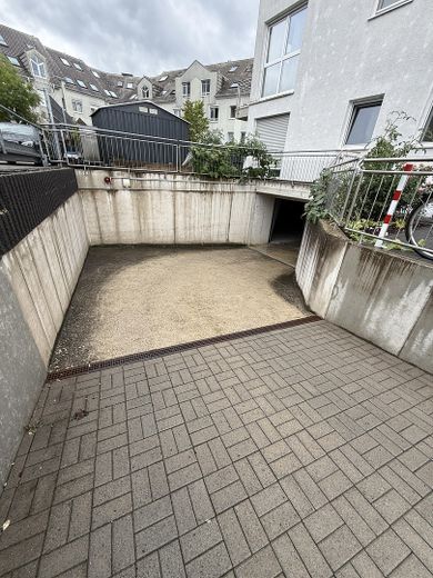 Provisionsfreies Traumhaftes Penthouse mit privater Dachterrasse und Fahrstuhl direkt in die Wohnung – Einfahrt Tiefgarage