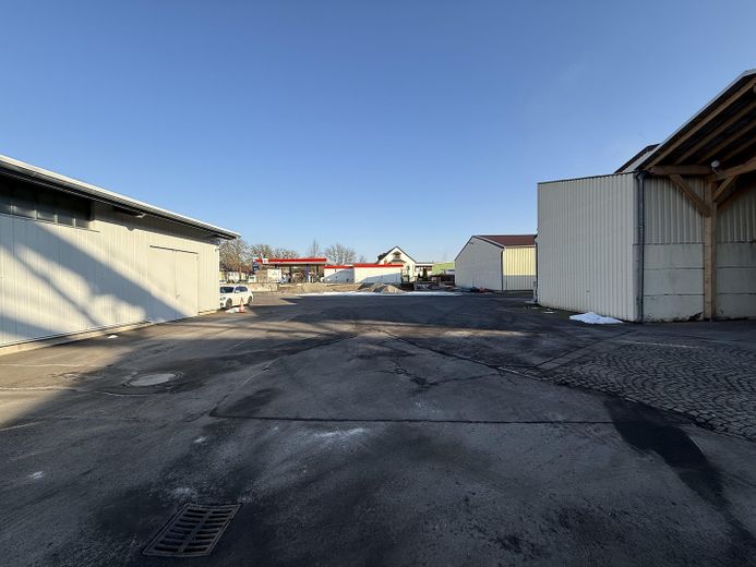 Bien immobilier commercial polyvalent avec vaste terrain d’exploitation à Mühlhausen (Thuringe) – Hoffläche