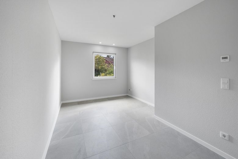 Modernisiertes Mehrgenerationenhaus mit zwei Einheiten in Bad Neustadt-Herschfeld – Gästezimmer EG