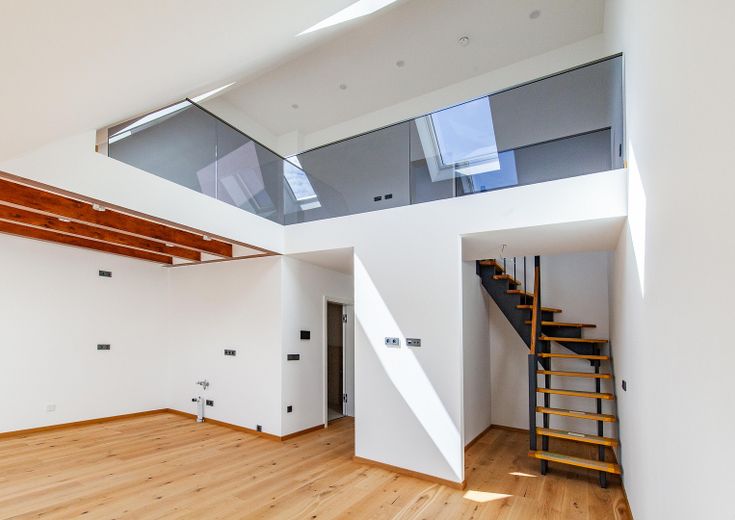 PROVISIONSFREI - Traumhafte Galerie-Wohnung im Erstbezug am Dorfplatz von Augsburg-Inningen – Wohnküche