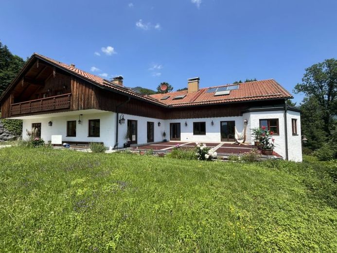 Exklusives Anwesen von außergewöhnlicher Größe - ein privater Rückzugsort für höchste Ansprüche – Foto 1
