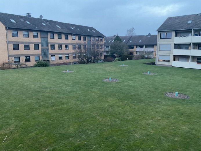 Vermietete Kapitalanlage: 3-Zimmer-ETW mit Loggia &amp; Tiefgaragenstellplatz in Minden! – Ausblick vom Balkon