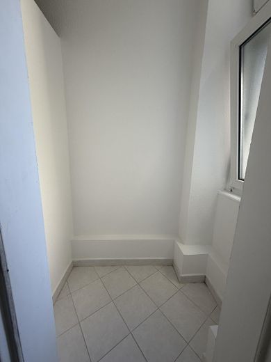 Apartamento céntrico de 3 habitaciones en Nordend con cocina equipada y baño con luz natural – Foto 8