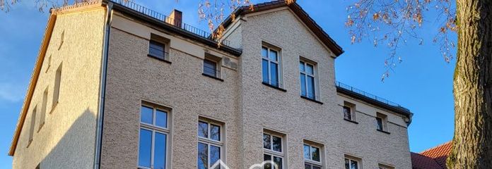 Nowoczesna kamienica nad jeziorem Flakensee – 3 pokoje ze wspólnym ogrodem