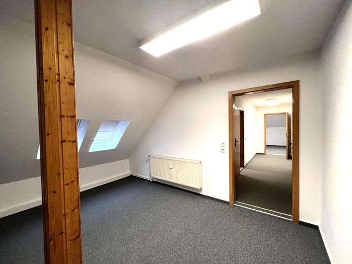 DG 305 mit Blick zu 308, 307