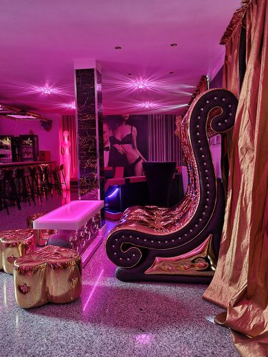 Interessantes Gebäude Ensemble – Lounge Penthouse