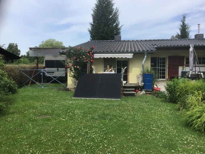 Attraktives Haus mit 2 Wohneinheiten,Idyllisch, Ruhig am Wald,Sauna,Kaminofen – Hintere Hausansicht,Balkonkraftwerk