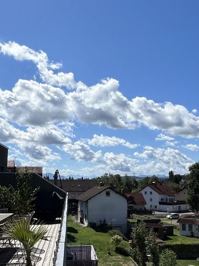Exclusives Penthouse mit 90 qm Dachterrasse und Bergblick – Aussicht/ Bergblick
