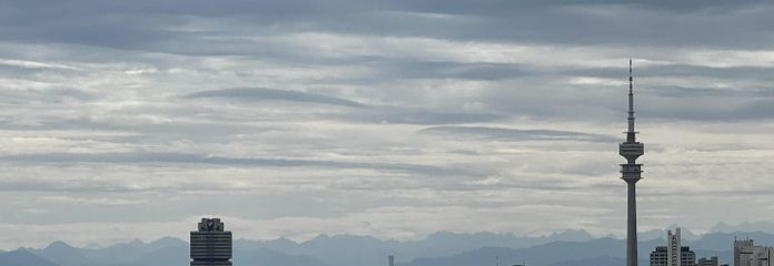 Leerstehende große Wohnung mit Alpenblick aus dem Münchner Norden – Blick vom Balkon