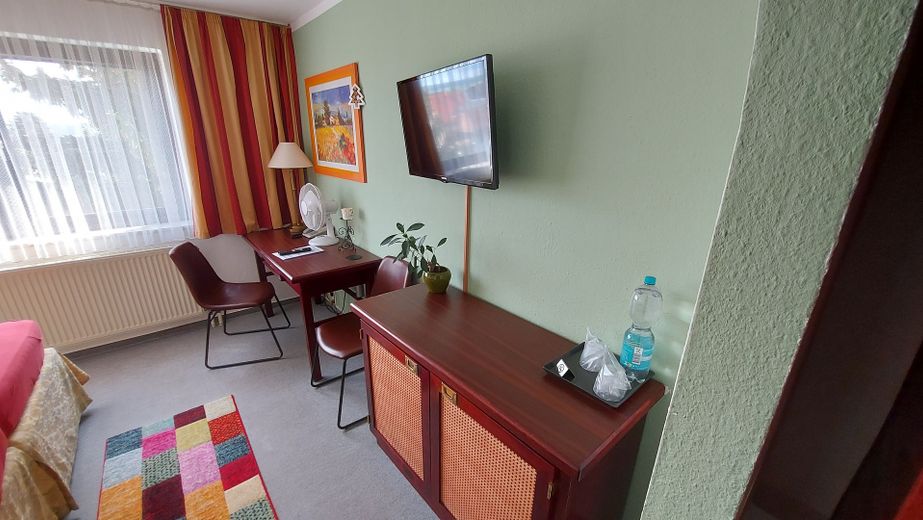 Hotel garni - Kauf oder Pacht ? Ihre Zukunft in der Hotellerie / evt. Altenpflege – Gästezimmer