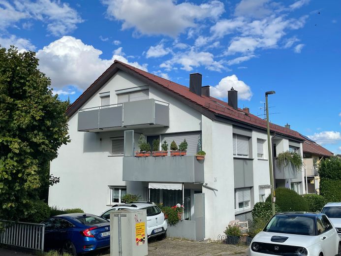 Zwei Zimmer Dachgeschosswohnung in Remseck Ortsteil Aldingen – Hausansicht