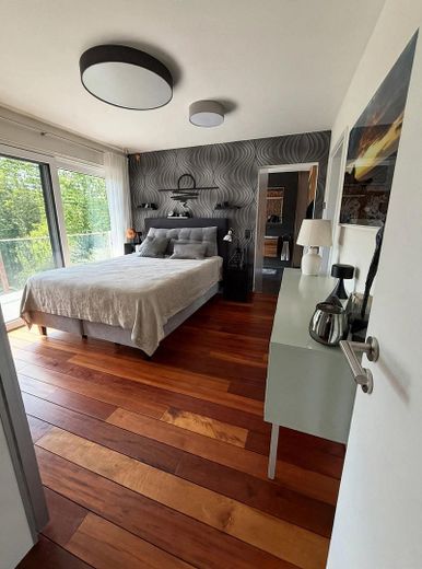 Architect-designed villa with a dream view in a prime location in Hof – Schlafzimmer EG